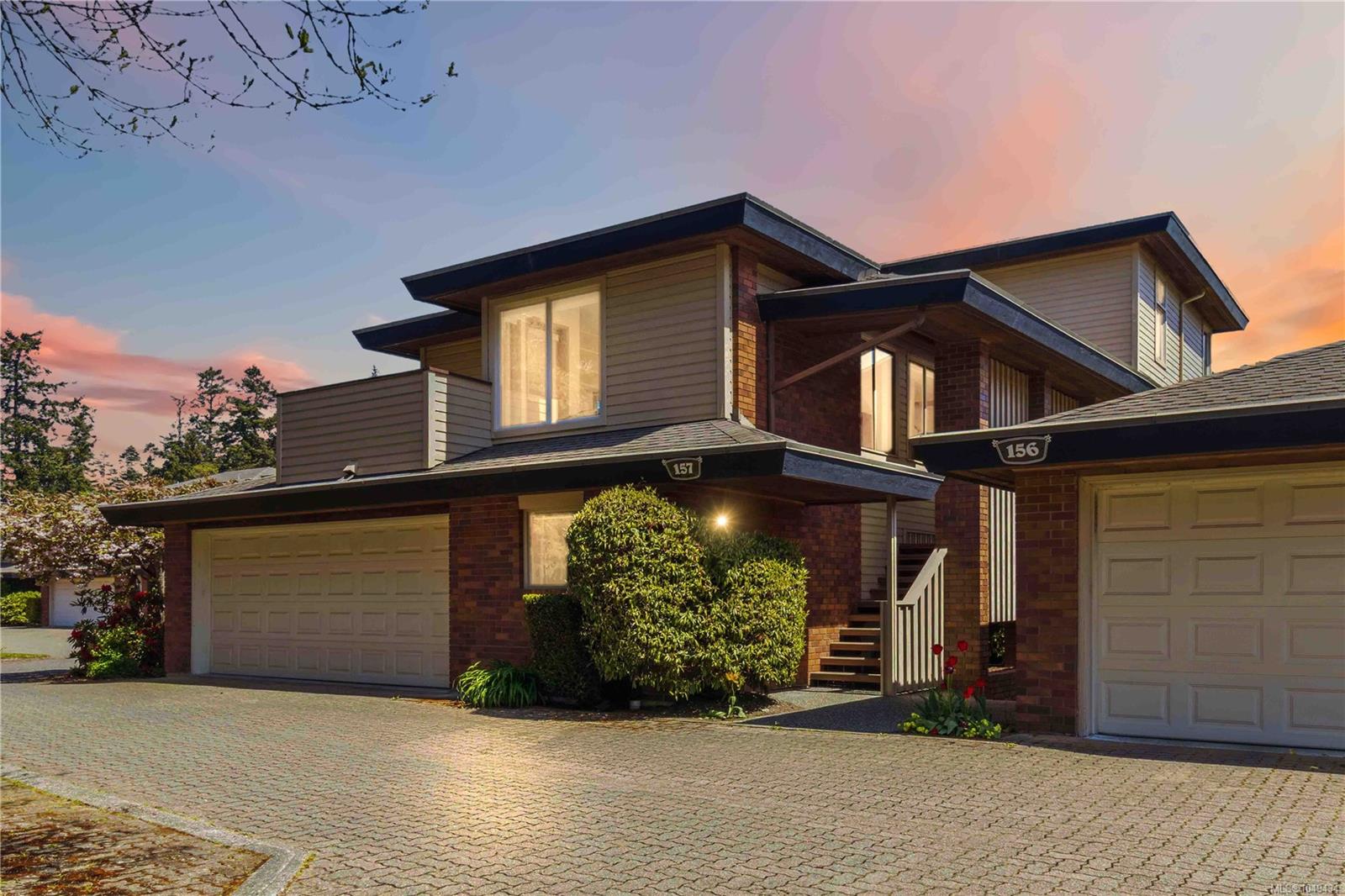 Unit 157, 2345 Cedar Hill Cross Rd, Oak Bay
