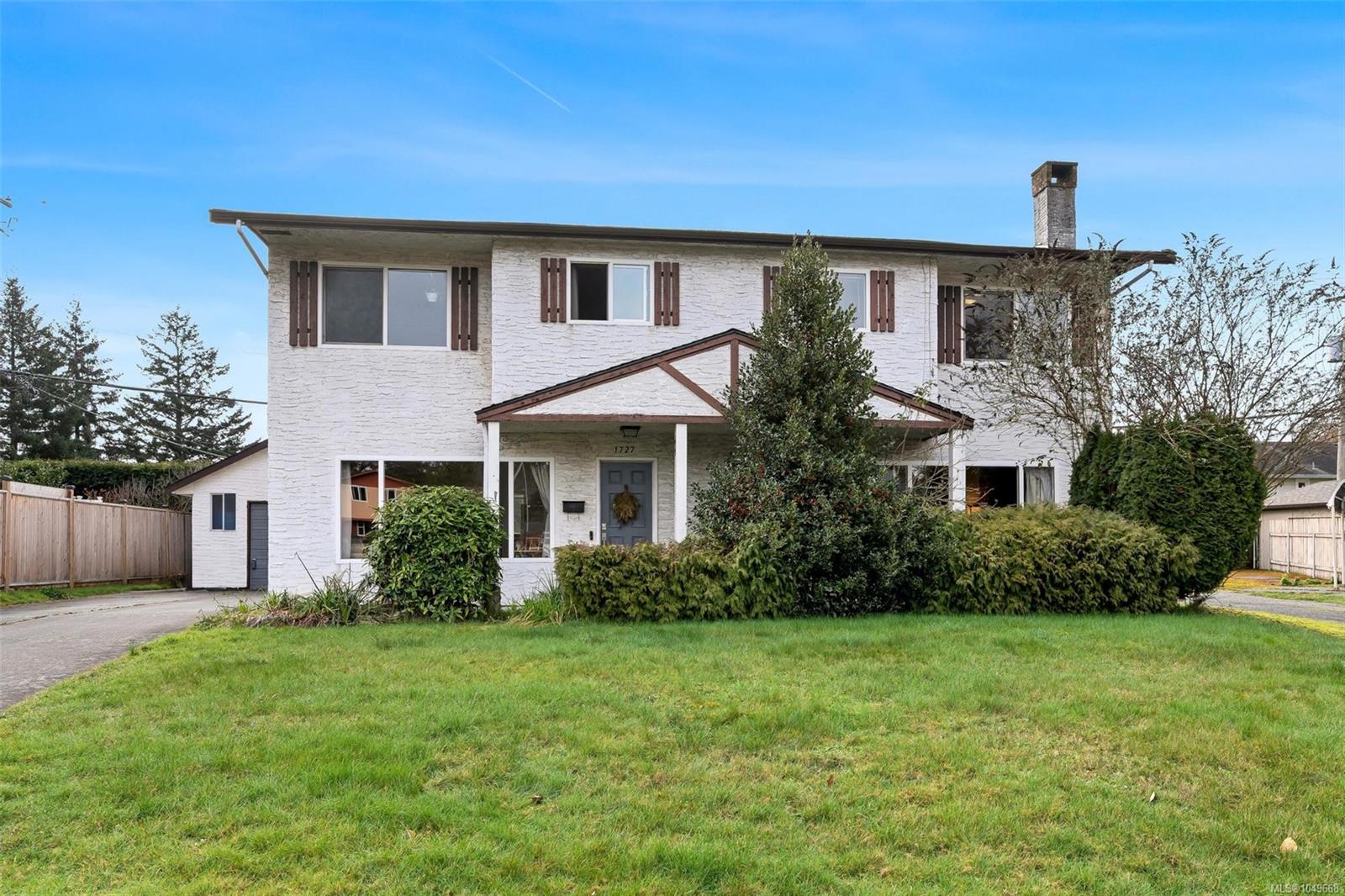 1725/1727 Ashdale Pl, Saanich