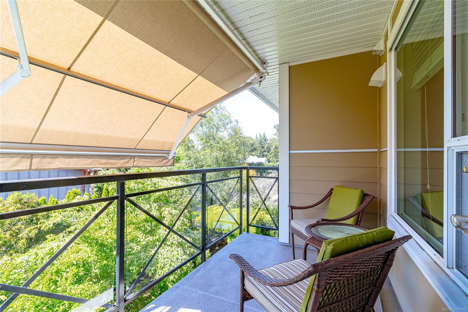 Unit 304, 4536 Viewmont Ave, Saanich