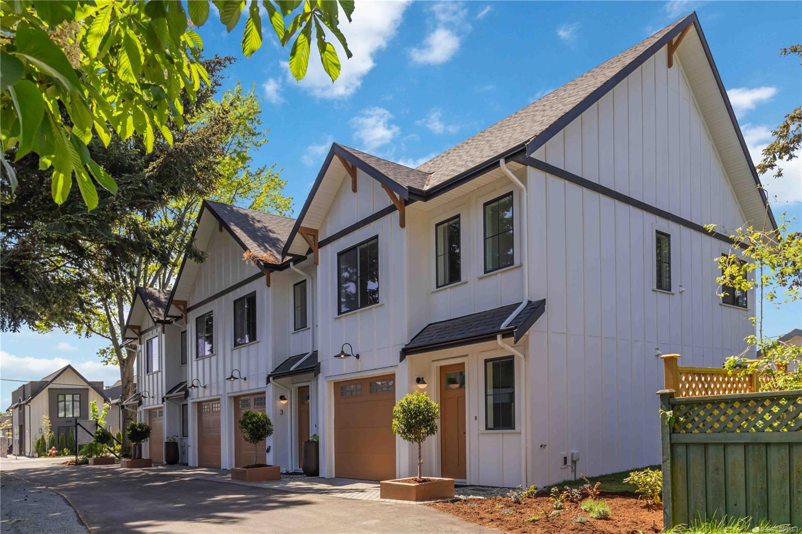 Unit 2, 2312 Orchard Ave, Sidney