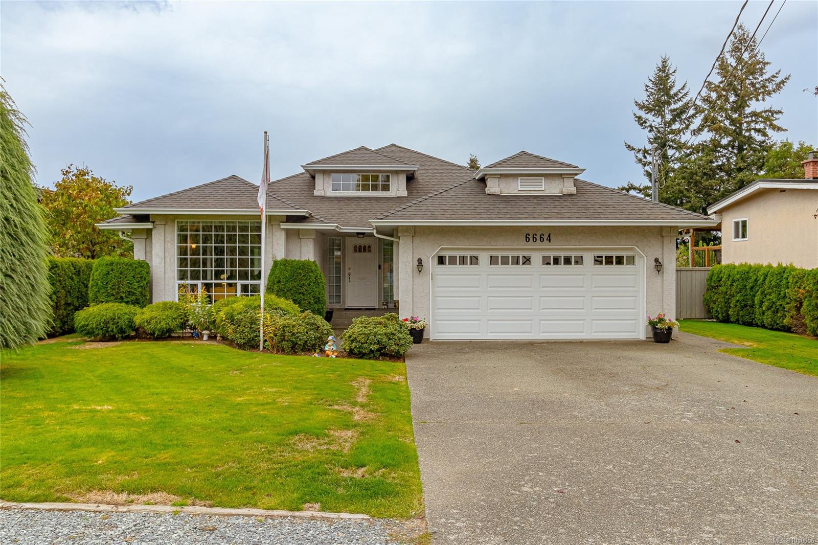 6664 Buena Vista Rd, Central Saanich