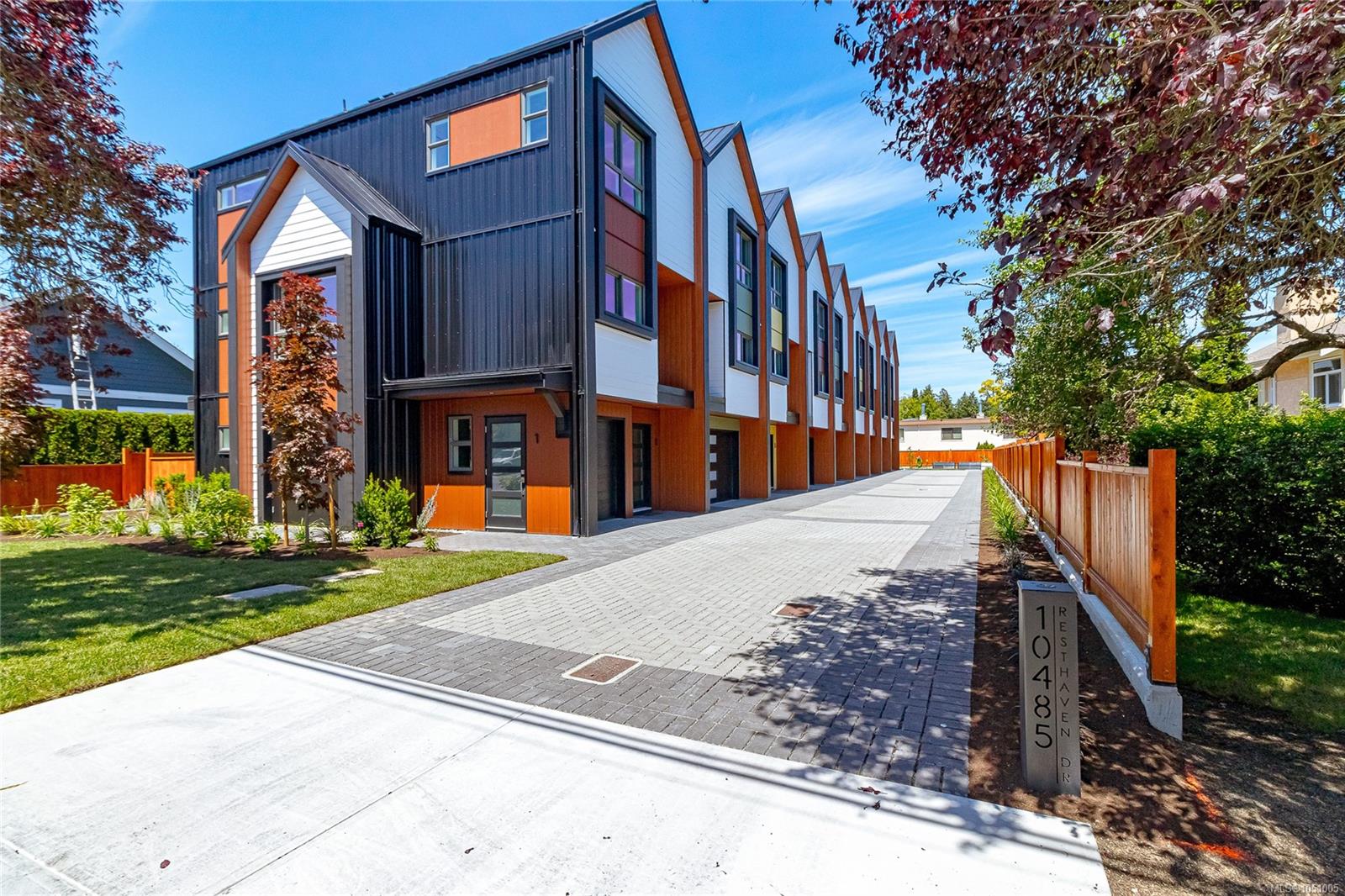 Unit 1, 10485 Resthaven Dr, Sidney