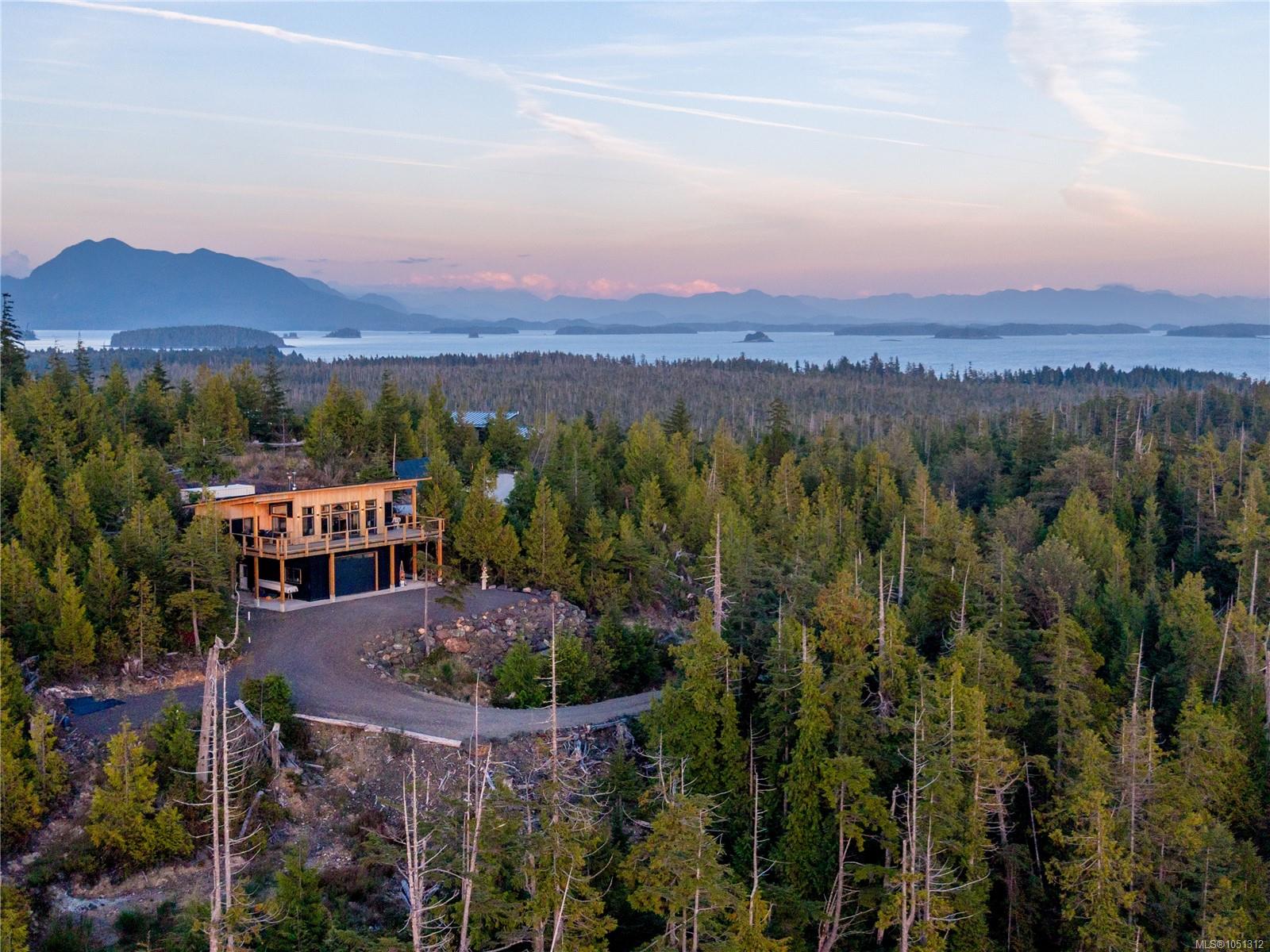 1071 Uplands Close, Ucluelet