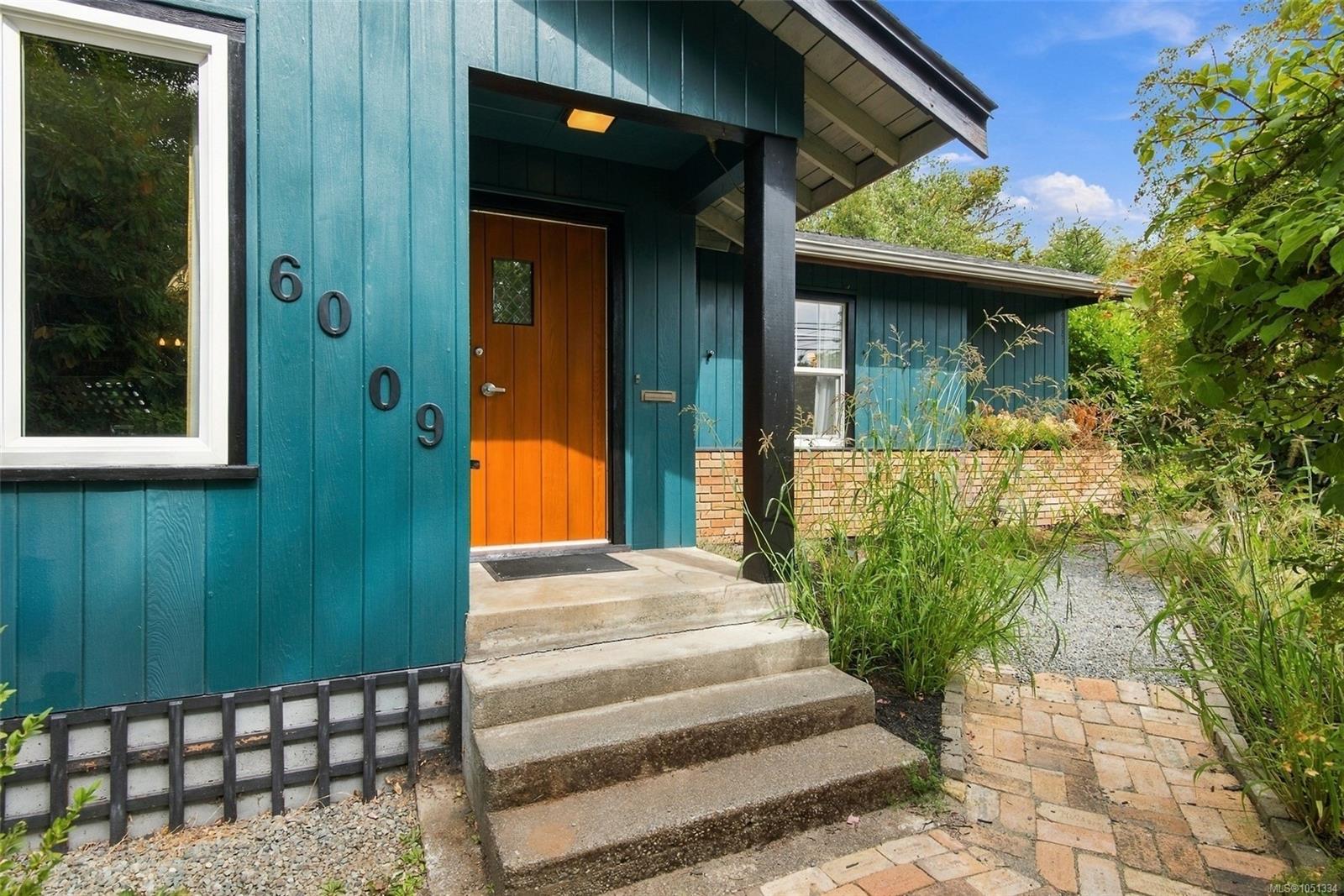 6009 River Rd, Port Alberni