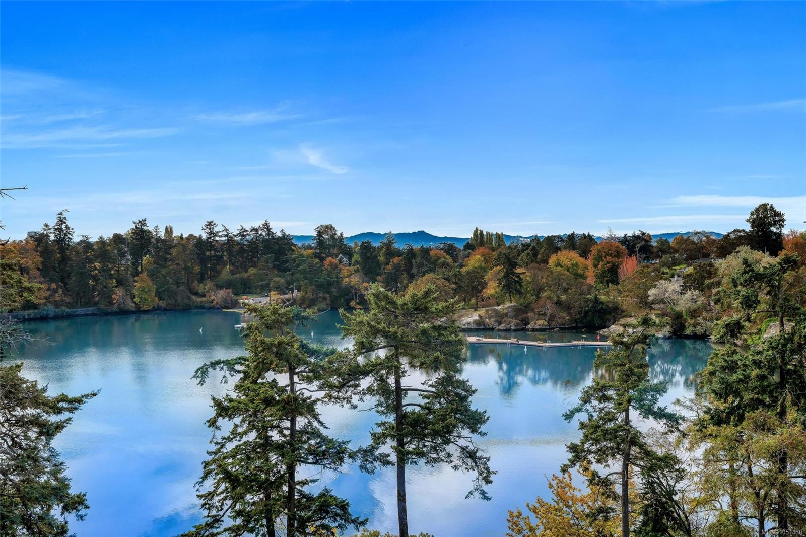 Unit 403, 105 Gorge Rd, Victoria