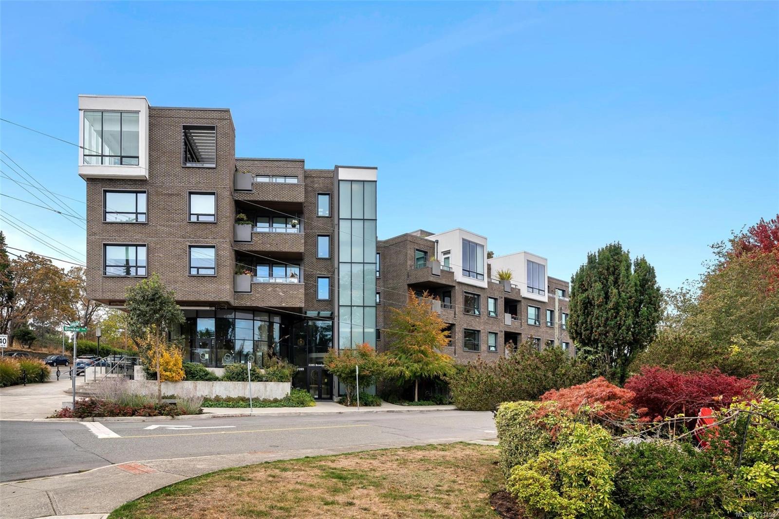 Unit 409, 2285 Bowker Ave, Oak Bay