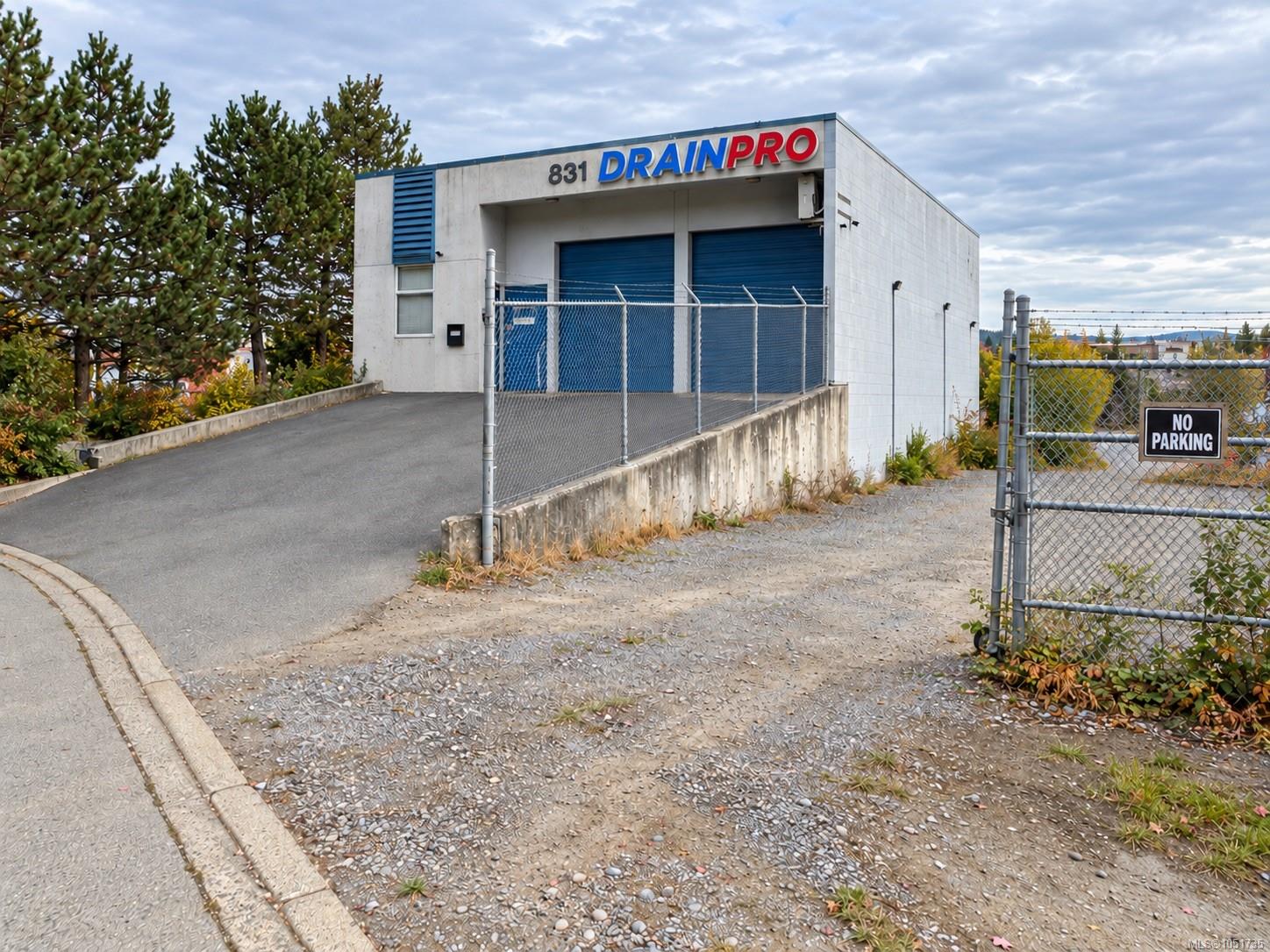 831 Shamrock St, Saanich