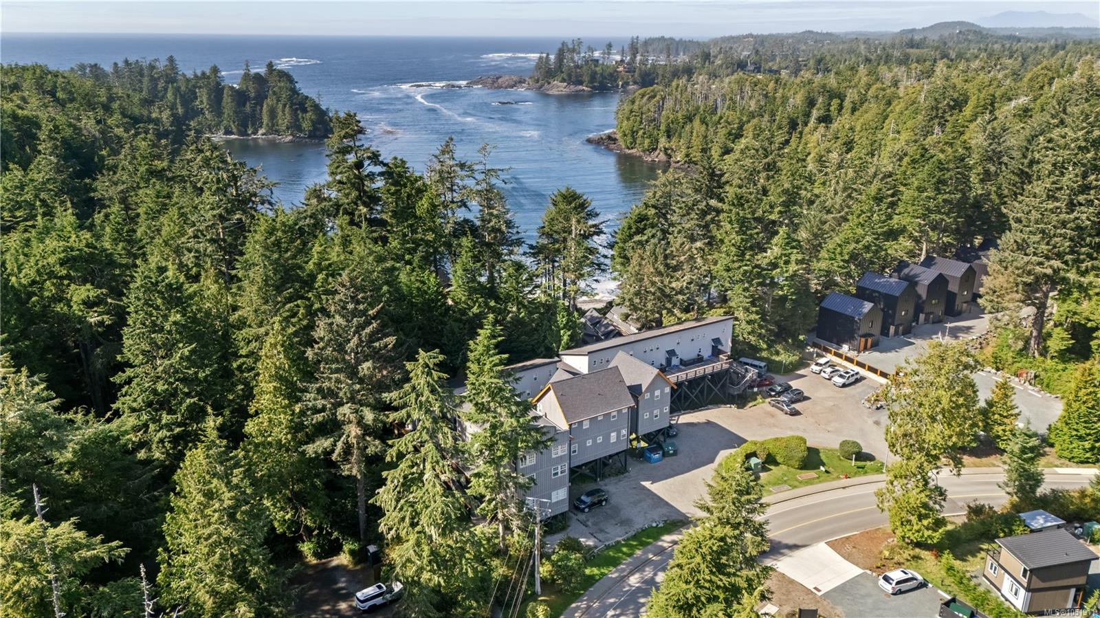 1002 Peninsula Rd, Ucluelet