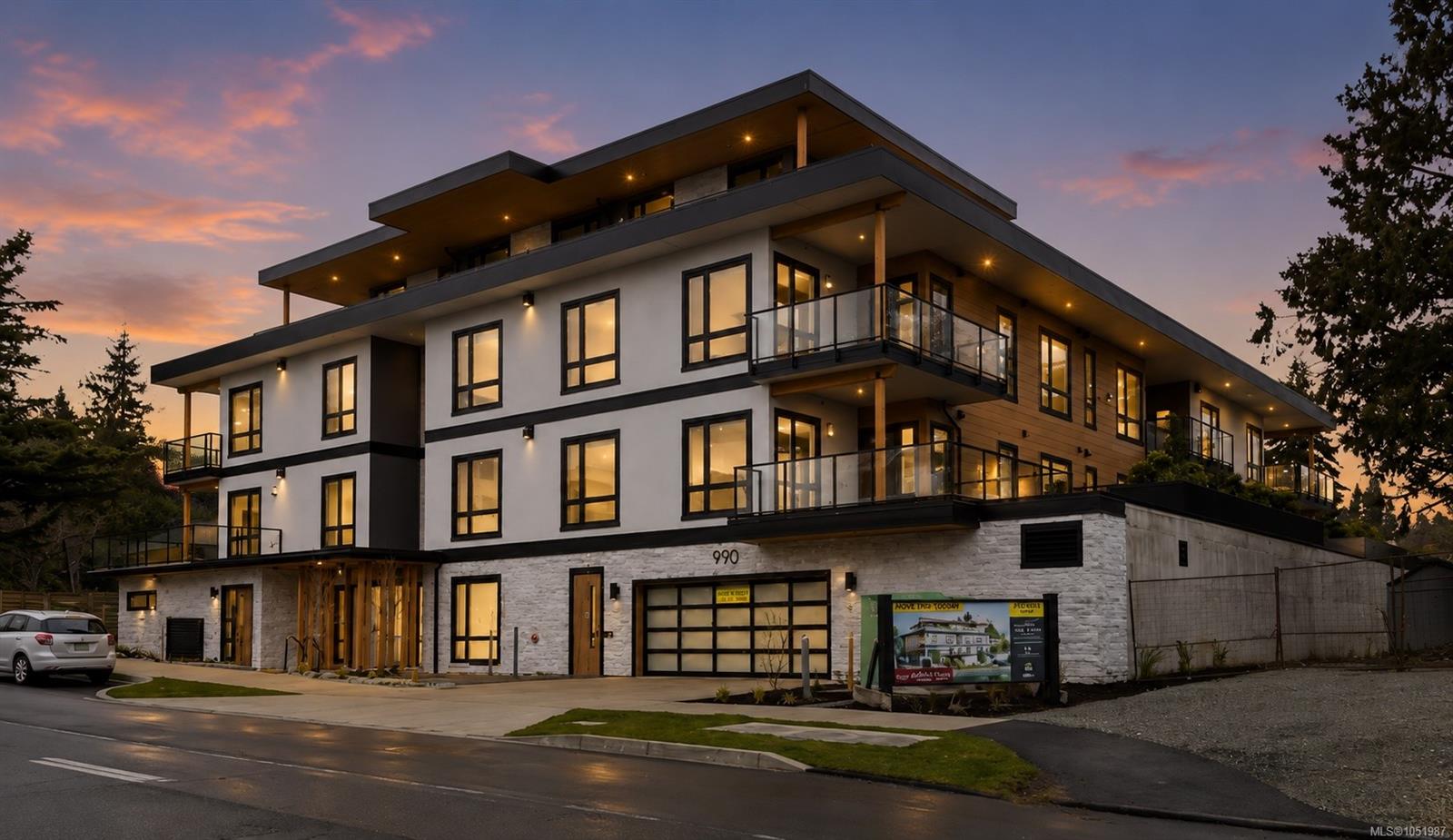Unit 205, 990 Doumac Ave, Saanich