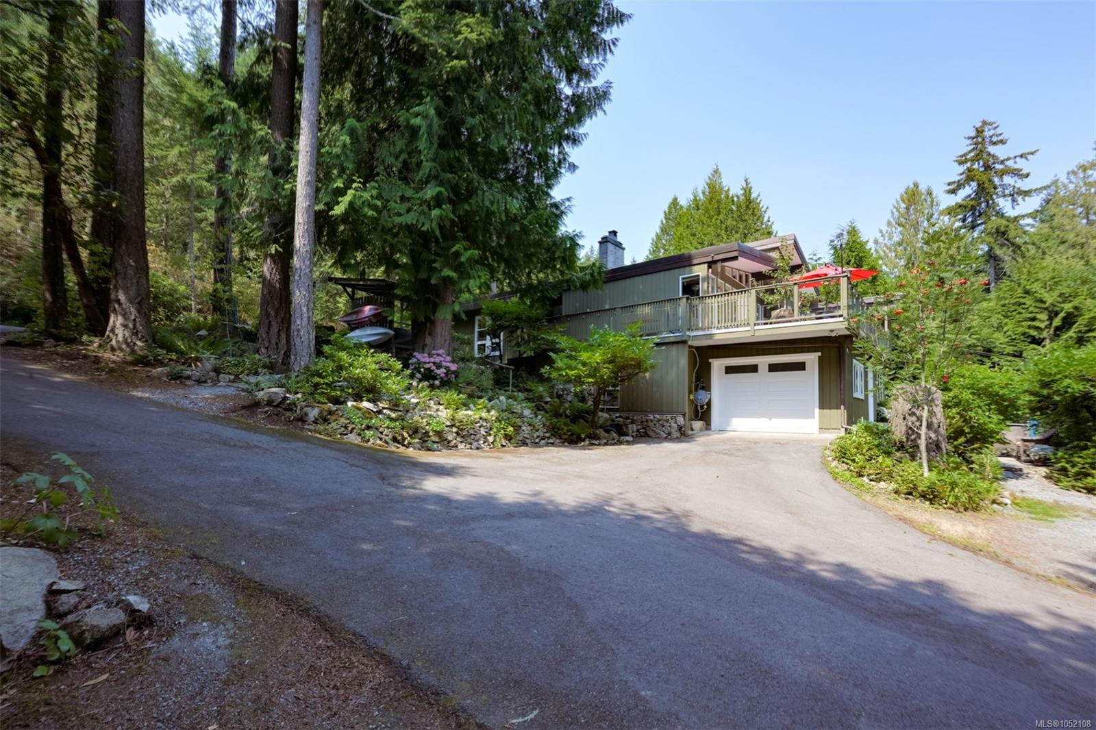 8508 Emard Terr, North Saanich
