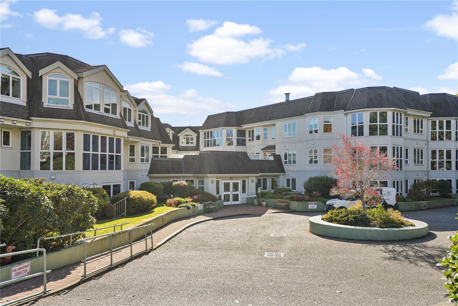 Unit 108, 1521 Church Ave, Saanich