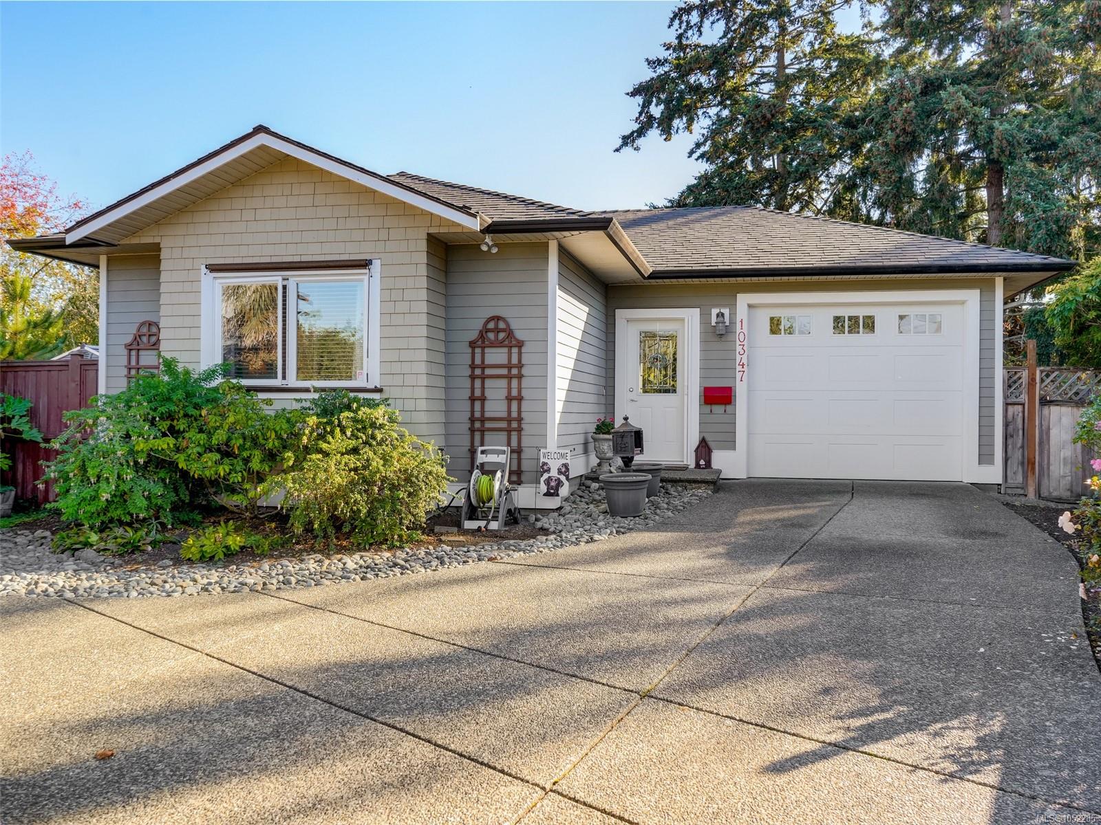 10347 Patricia Pl, Sidney
