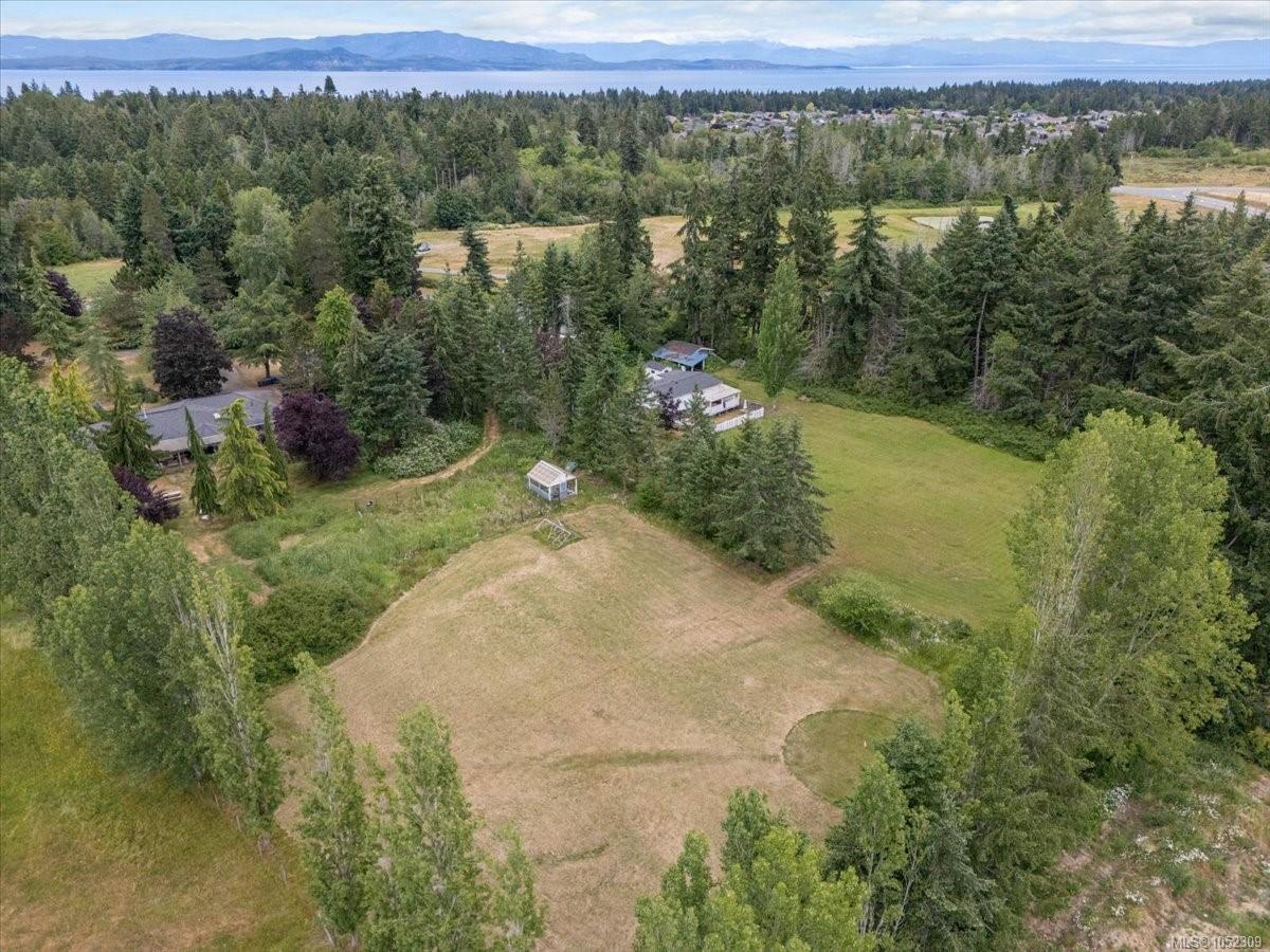 880 Garden Rd, Qualicum Beach