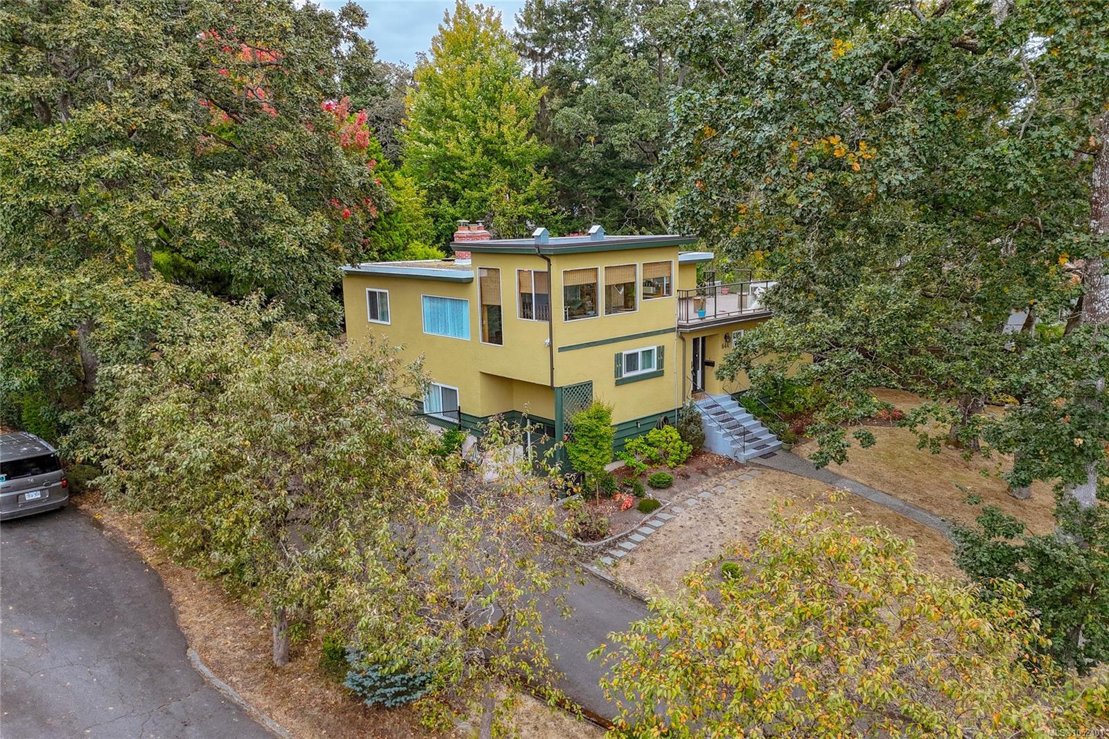 644 Fernhill Rd, Esquimalt