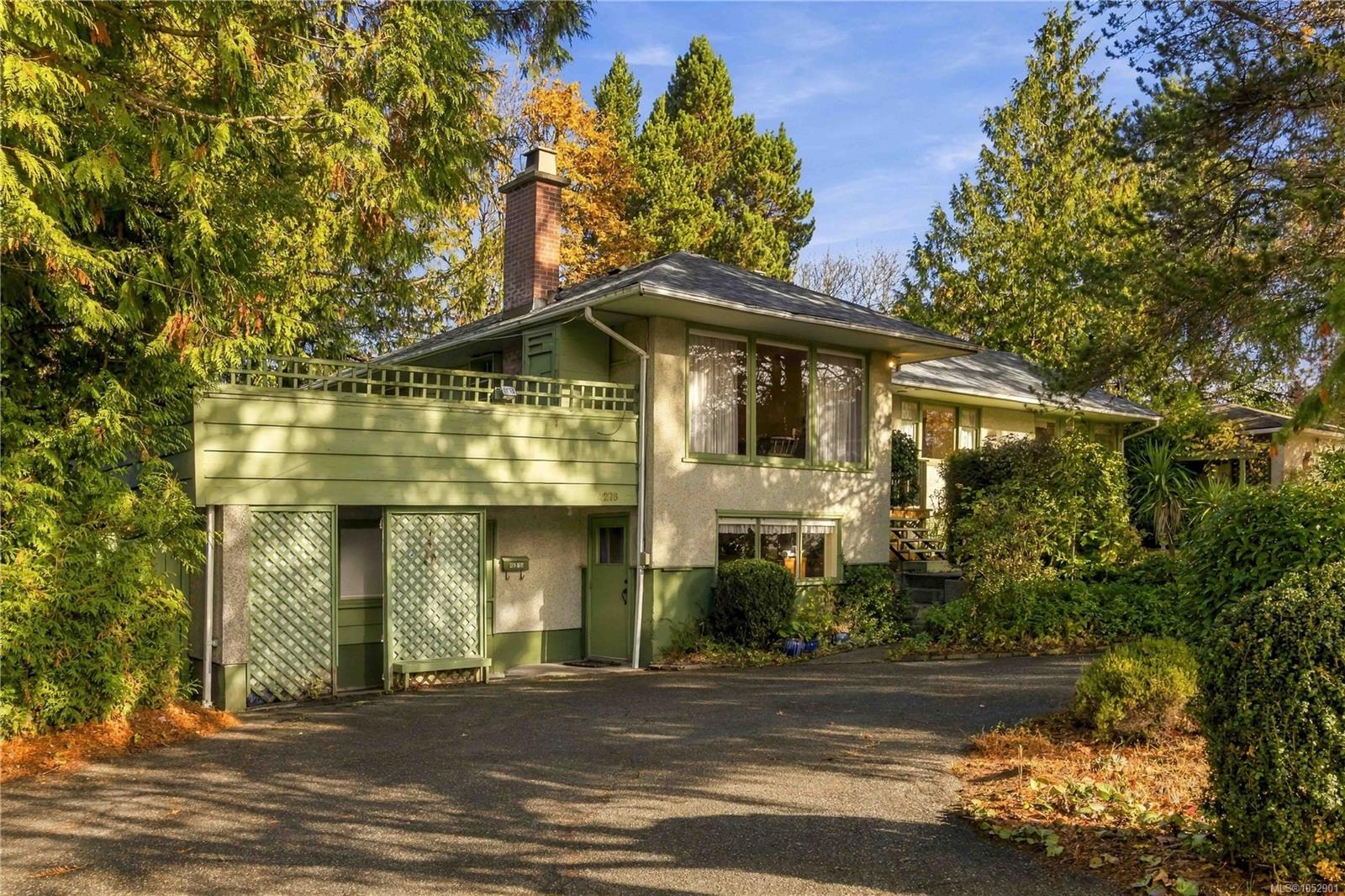 4276 Caen Rd, Saanich