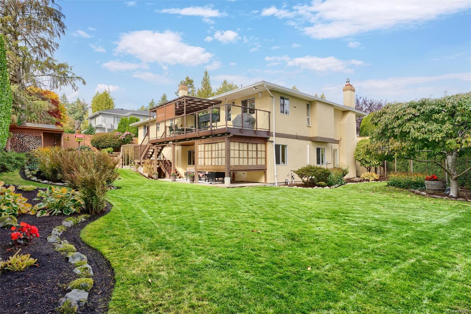 5179 Del Monte Ave, Saanich