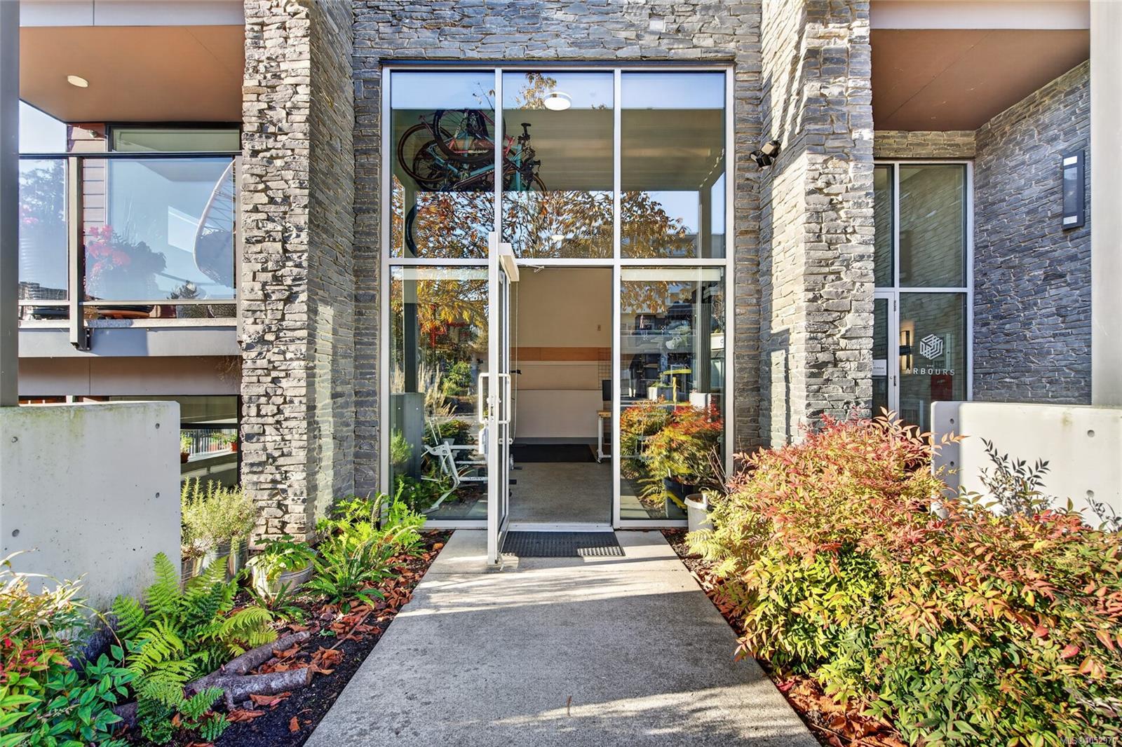 Unit 101, 7162 West Saanich Rd, Central Saanich