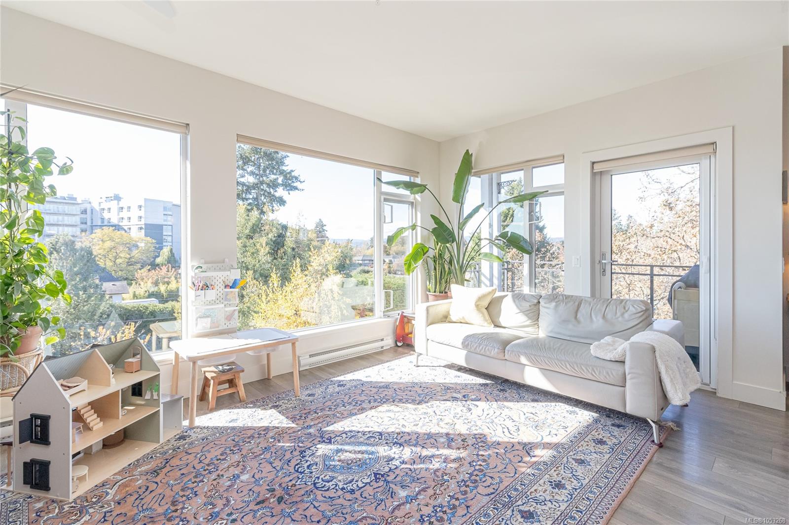 Unit 403, 3815 Rowland Ave, Saanich
