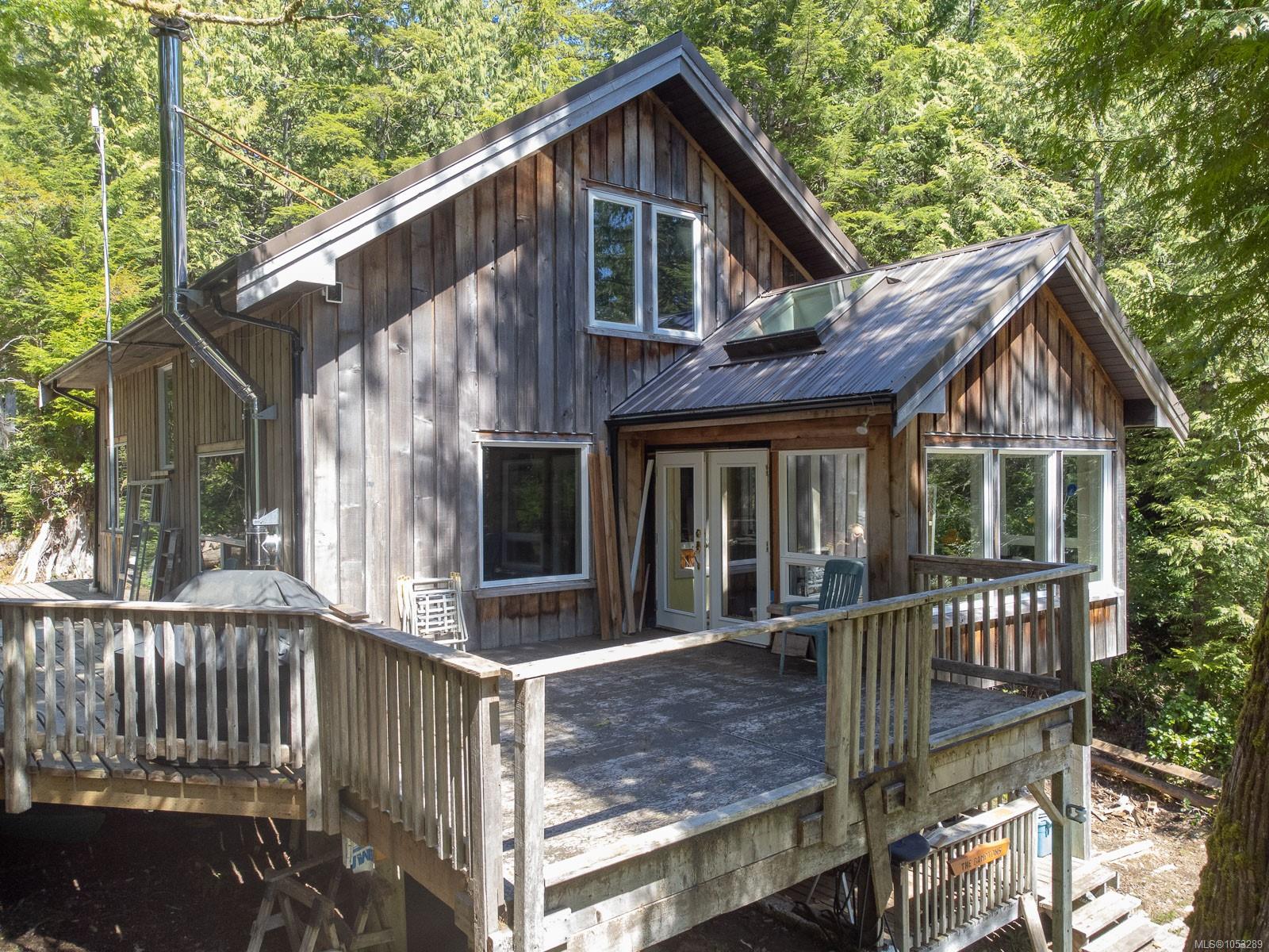 435 Grappler Inlet, Bamfield